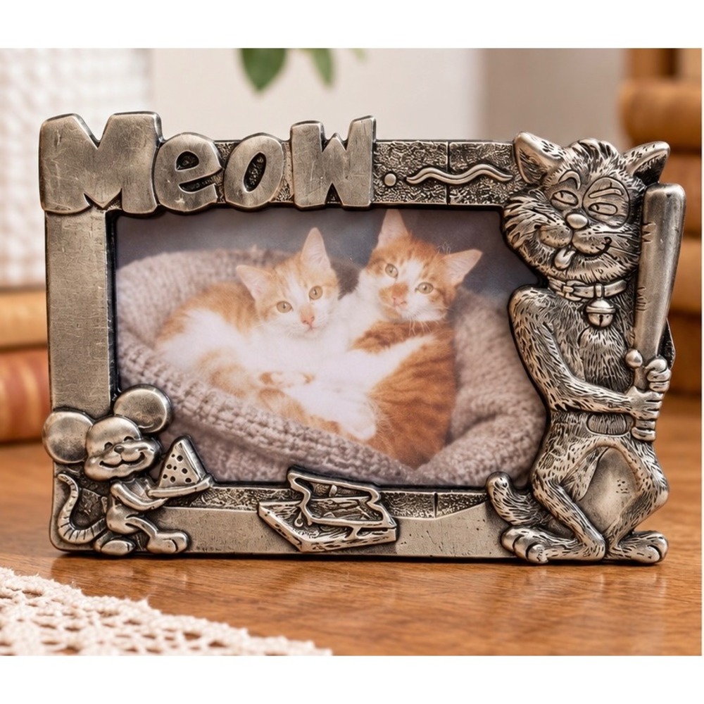 Vintage Pewter Cat and Mouse Picture Frame Meow Baseball Bat Cheese 3.5 x 5